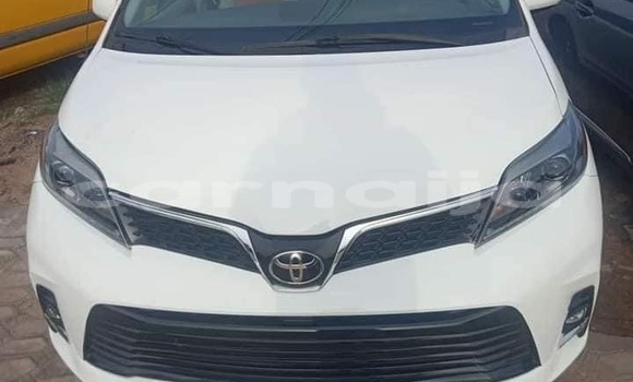Buy Import Toyota Sienna White Car in Daura in Katsina