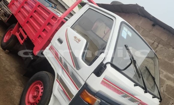 Acheter Import Utilitaire Toyota Dyna Rouge à Daura, Katsina Acheter Import Utilitaire Toyota Dyna Rouge à Daura, Katsina