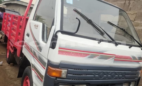 Acheter Import Utilitaire Toyota Dyna Rouge à Daura, Katsina Acheter Import Utilitaire Toyota Dyna Rouge à Daura, Katsina