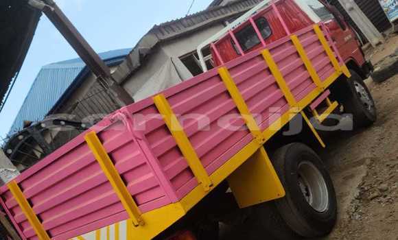 Acheter Import Utilitaire Toyota Dyna Rouge à Daura, Katsina Acheter Import Utilitaire Toyota Dyna Rouge à Daura, Katsina