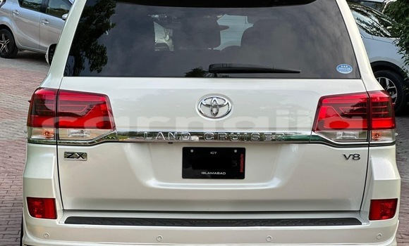 Acheter Import Voiture Toyota Land Cruiser Prado Blanc à Daura, Katsina Acheter Import Voiture Toyota Land Cruiser Prado Blanc à Daura, Katsina