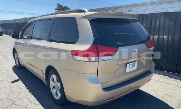 Buy New Toyota Sienna Beige Car in Badagry in Lagos State Buy New Toyota Sienna Beige Car in Badagry in Lagos State