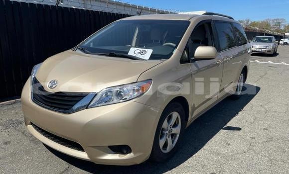 Buy New Toyota Sienna Beige Car in Badagry in Lagos State Buy New Toyota Sienna Beige Car in Badagry in Lagos State