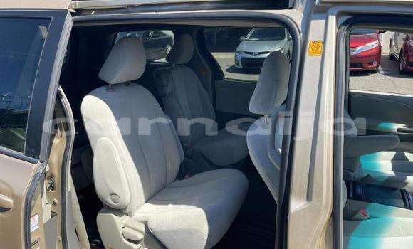 Buy New Toyota Sienna Beige Car in Badagry in Lagos State Buy New Toyota Sienna Beige Car in Badagry in Lagos State