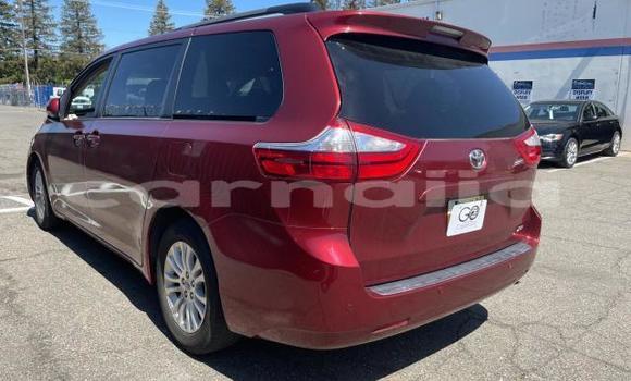 Acheter Neuf Voiture Toyota Sienna Rouge à Badagry, État de Lagos Acheter Neuf Voiture Toyota Sienna Rouge à Badagry, État de Lagos