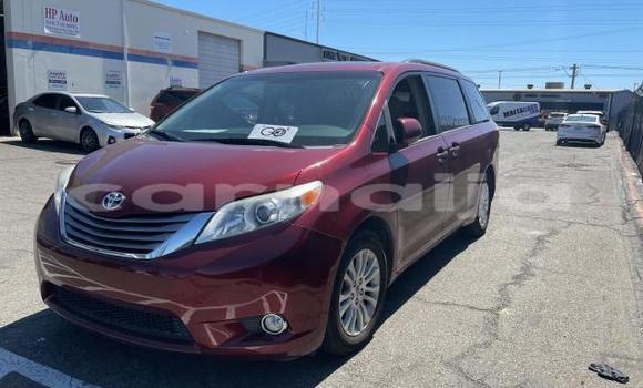Acheter Neuf Voiture Toyota Sienna Rouge à Badagry, État de Lagos Acheter Neuf Voiture Toyota Sienna Rouge à Badagry, État de Lagos