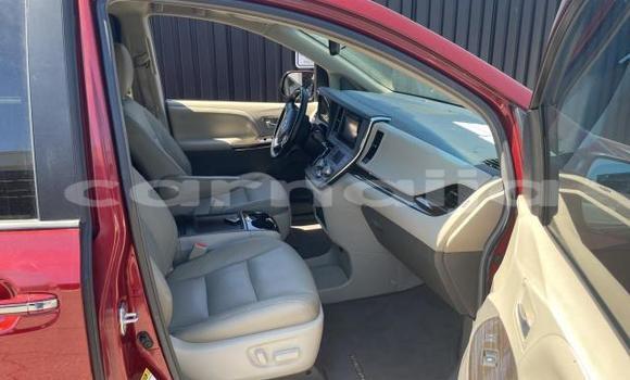 Acheter Neuf Voiture Toyota Sienna Rouge à Badagry, État de Lagos Acheter Neuf Voiture Toyota Sienna Rouge à Badagry, État de Lagos
