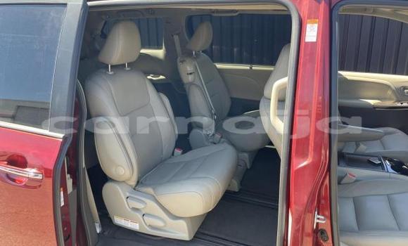 Acheter Neuf Voiture Toyota Sienna Rouge à Badagry, État de Lagos Acheter Neuf Voiture Toyota Sienna Rouge à Badagry, État de Lagos