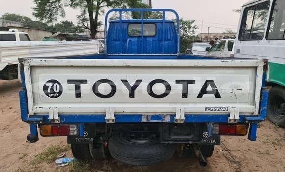 Acheter Import Utilitaire Toyota Dyna Bleu à Daura, Katsina Acheter Import Utilitaire Toyota Dyna Bleu à Daura, Katsina