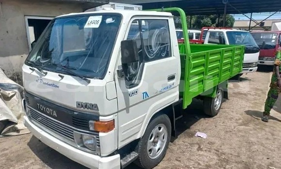 Acheter Import Utilitaire Toyota Dyna Vert à Daura, Katsina Acheter Import Utilitaire Toyota Dyna Vert à Daura, Katsina