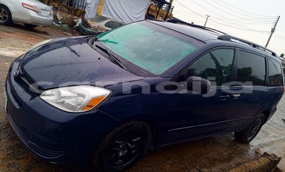 Buy Used Toyota Sienna Blue Car in Lagos in Lagos State Buy Used Toyota Sienna Blue Car in Lagos in Lagos State