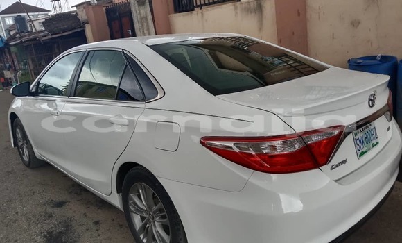 Buy Used Toyota Camry White Car in Lagos in Lagos State Buy Used Toyota Camry White Car in Lagos in Lagos State