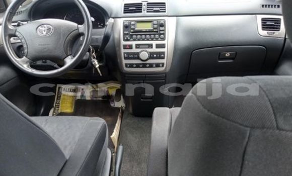 Acheter Import Voiture Toyota Avensis Verso Bleu à Daura, Katsina Acheter Import Voiture Toyota Avensis Verso Bleu à Daura, Katsina