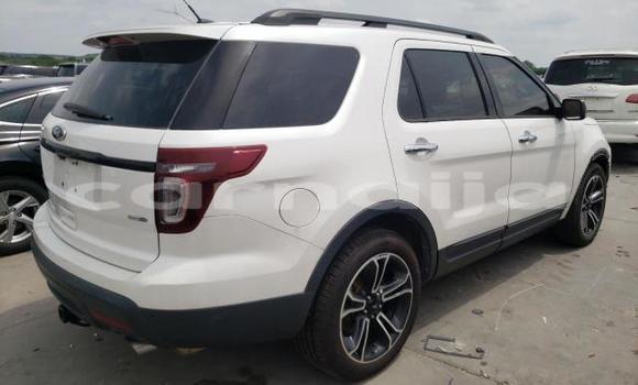 Acheter Neuf Voiture Ford Explorer Blanc à Badagry, État de Lagos Acheter Neuf Voiture Ford Explorer Blanc à Badagry, État de Lagos