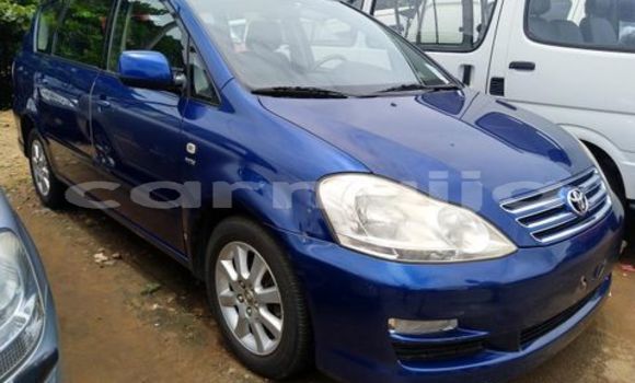 Acheter Import Voiture Toyota Avensis Verso Bleu à Daura, Katsina Acheter Import Voiture Toyota Avensis Verso Bleu à Daura, Katsina