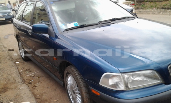 Acheter Occasion Voiture Volvo V40 Bleu à Ajalli, État d'Anambra Acheter Occasion Voiture Volvo V40 Bleu à Ajalli, État d'Anambra