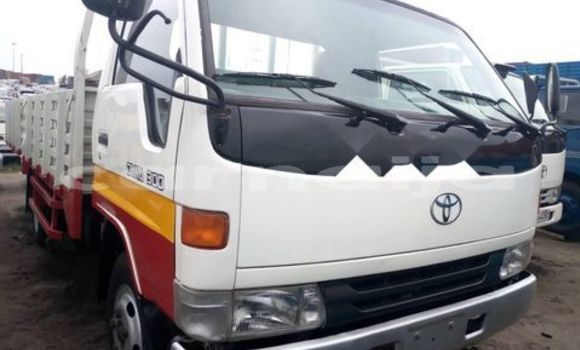 Acheter Import Utilitaire Toyota Dyna Blanc à Daura, Katsina Acheter Import Utilitaire Toyota Dyna Blanc à Daura, Katsina