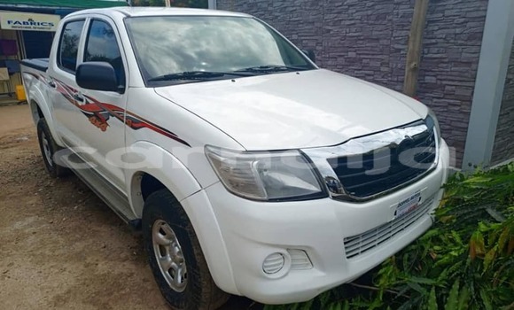 Acheter Occasion Voiture Toyota Hilux Blanc à Lagos, État de Lagos Acheter Occasion Voiture Toyota Hilux Blanc à Lagos, État de Lagos