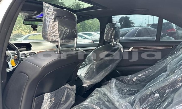 Acheter Occasion Voiture Mercedes Viano Blanc à Lagos, État de Lagos Acheter Occasion Voiture Mercedes Viano Blanc à Lagos, État de Lagos