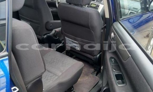Acheter Import Voiture Toyota Avensis Verso Bleu à Lagos, État de Lagos Acheter Import Voiture Toyota Avensis Verso Bleu à Lagos, État de Lagos