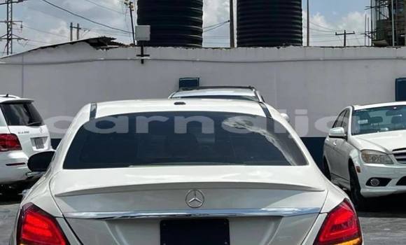 Buy Used Mercedes-Benz C250 coupe White Car in Lagos in Lagos State Buy Used Mercedes-Benz C250 coupe White Car in Lagos in Lagos State