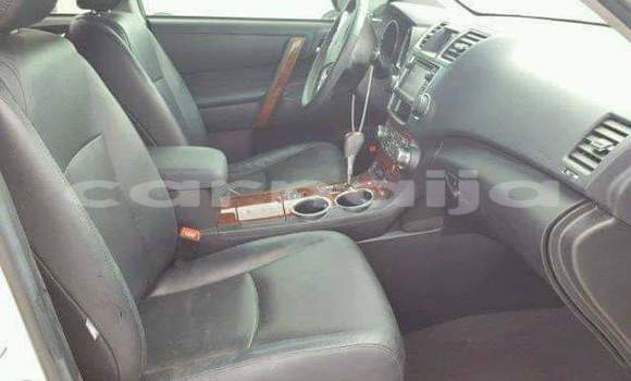 Buy Import Toyota Highlander White Car in Lagos in Lagos State Buy Import Toyota Highlander White Car in Lagos in Lagos State