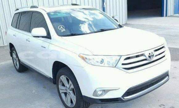 Buy Import Toyota Highlander White Car in Lagos in Lagos State Buy Import Toyota Highlander White Car in Lagos in Lagos State