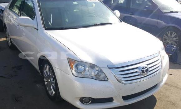 Buy Import Toyota Avalon White Car in Daura in Katsina Buy Import Toyota Avalon White Car in Daura in Katsina