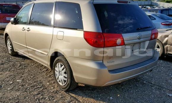 Buy Import Toyota Sienna Other Car in Daura in Katsina Buy Import Toyota Sienna Other Car in Daura in Katsina