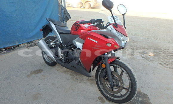 Acheter Occasion Moto Honda CBR Rouge à Lagos, État de Lagos Acheter Occasion Moto Honda CBR Rouge à Lagos, État de Lagos