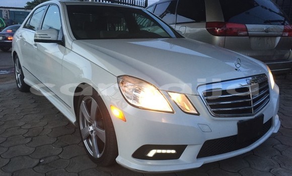 Acheter Occasion Voiture Mercedes-Benz CLK–Class Blanc à Ado–Ekiti, État d'Ekiti Acheter Occasion Voiture Mercedes-Benz CLK–Class Blanc à Ado–Ekiti, État d'Ekiti