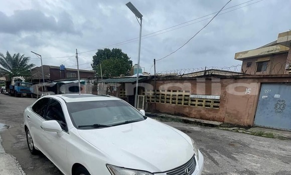 Acheter Occasion Voiture Lexus ES Blanc à Lagos, État de Lagos Acheter Occasion Voiture Lexus ES Blanc à Lagos, État de Lagos