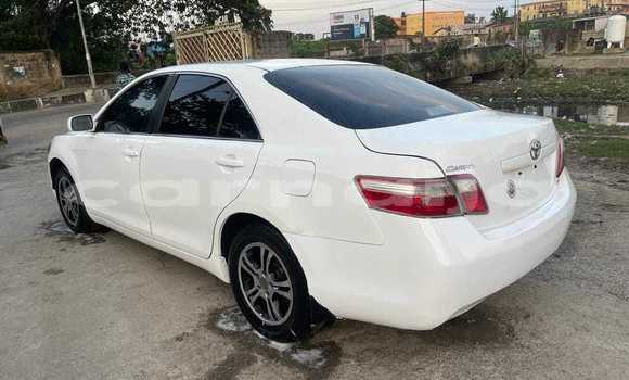 Acheter Occasion Voiture Toyota Camry Blanc à Lagos, État de Lagos Acheter Occasion Voiture Toyota Camry Blanc à Lagos, État de Lagos