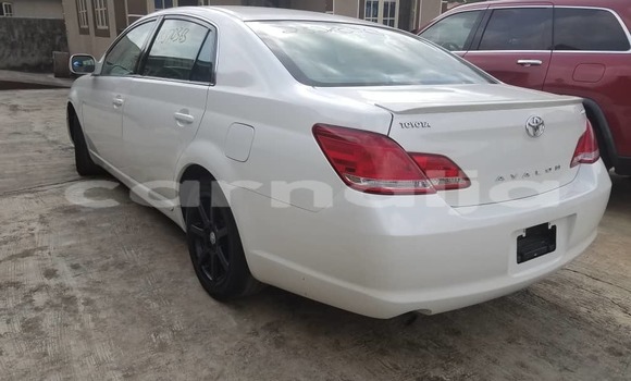Acheter Occasion Voiture Toyota Avalon Blanc à Agege, État de Lagos Acheter Occasion Voiture Toyota Avalon Blanc à Agege, État de Lagos