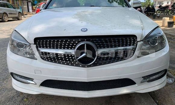 Acheter Occasion Voiture Mercedes-Benz C-Classe Blanc à Abuja, État de Lagos Acheter Occasion Voiture Mercedes-Benz C-Classe Blanc à Abuja, État de Lagos