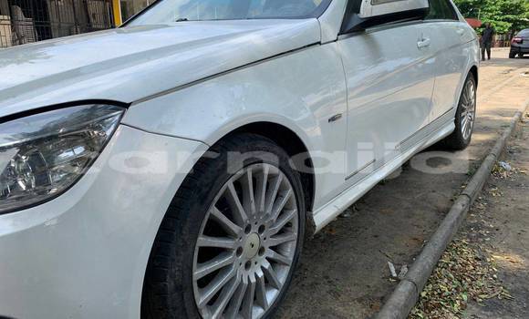 Acheter Occasion Voiture Mercedes-Benz C-Classe Blanc à Abuja, État de Lagos Acheter Occasion Voiture Mercedes-Benz C-Classe Blanc à Abuja, État de Lagos