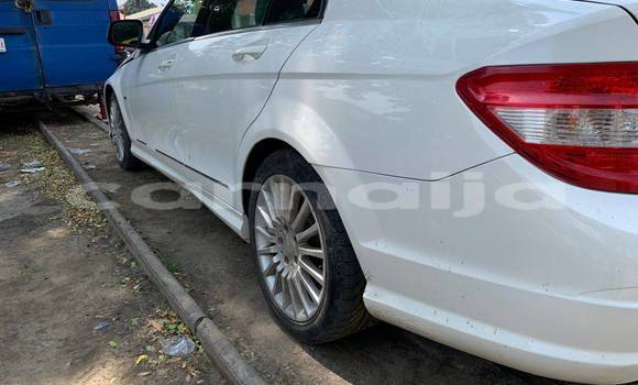 Acheter Occasion Voiture Mercedes-Benz C-Classe Blanc à Abuja, État de Lagos Acheter Occasion Voiture Mercedes-Benz C-Classe Blanc à Abuja, État de Lagos