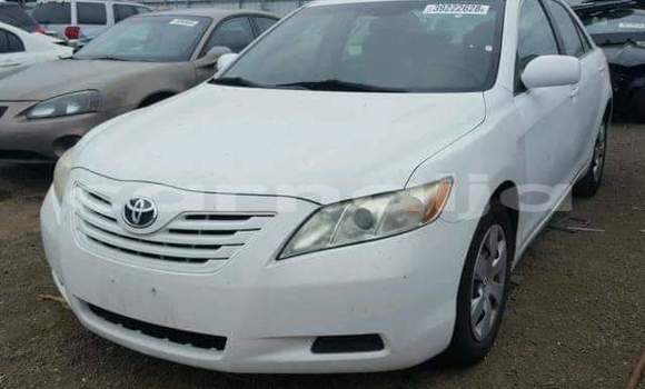 Acheter Import Voiture Toyota Camry Blanc à Lagos, État de Lagos Acheter Import Voiture Toyota Camry Blanc à Lagos, État de Lagos