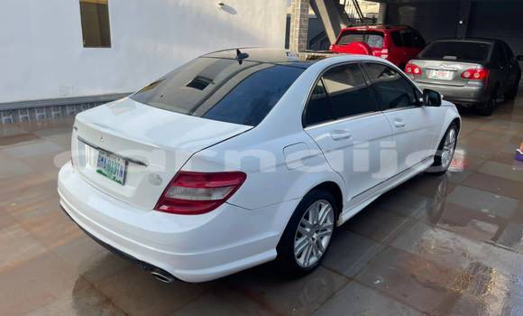 Buy Used Mercedes-Benz C–Class White Car in Abuja in Lagos State Buy Used Mercedes-Benz C–Class White Car in Abuja in Lagos State