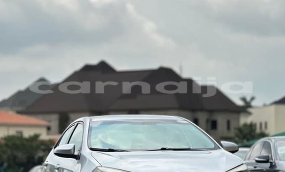 Buy Used Toyota Corolla White Car in Abuja in Lagos State