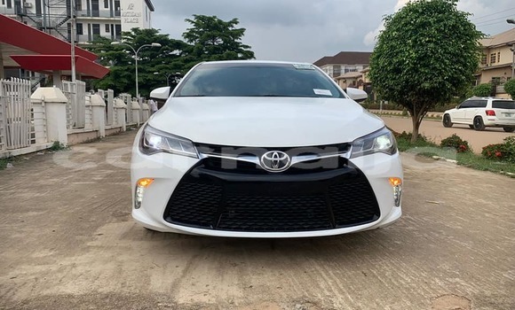 Acheter Occasion Voiture Toyota Camry Blanc à Abuja, État de Lagos Acheter Occasion Voiture Toyota Camry Blanc à Abuja, État de Lagos