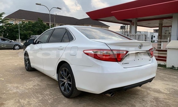 Acheter Occasion Voiture Toyota Camry Blanc à Abuja, État de Lagos Acheter Occasion Voiture Toyota Camry Blanc à Abuja, État de Lagos