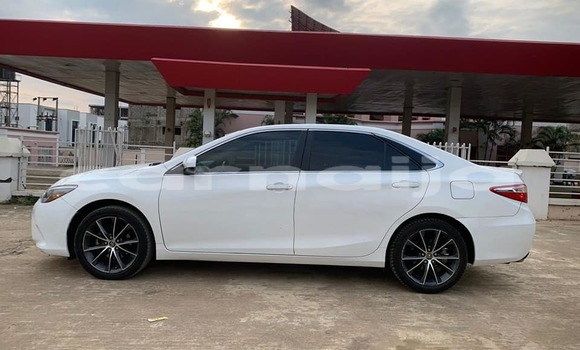 Acheter Occasion Voiture Toyota Camry Blanc à Abuja, État de Lagos Acheter Occasion Voiture Toyota Camry Blanc à Abuja, État de Lagos