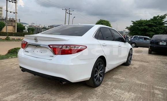 Acheter Occasion Voiture Toyota Camry Blanc à Abuja, État de Lagos Acheter Occasion Voiture Toyota Camry Blanc à Abuja, État de Lagos