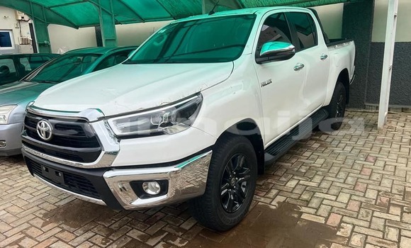 Buy Used Toyota Hilux White Car in Abuja in Lagos State