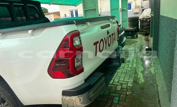 Buy Used Toyota Hilux White Car in Abuja in Lagos State Buy Used Toyota Hilux White Car in Abuja in Lagos State
