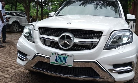 Acheter Occasion Voiture Mercedes-Benz GLK–Class Blanc à Abuja, État de Lagos Acheter Occasion Voiture Mercedes-Benz GLK–Class Blanc à Abuja, État de Lagos