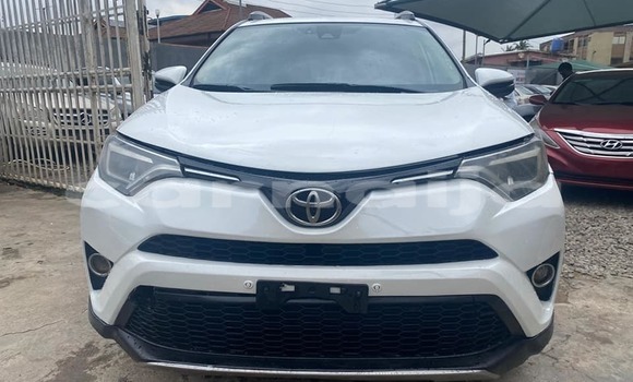 Buy Used Toyota RAV4 White Car in Lagos in Lagos State Buy Used Toyota RAV4 White Car in Lagos in Lagos State