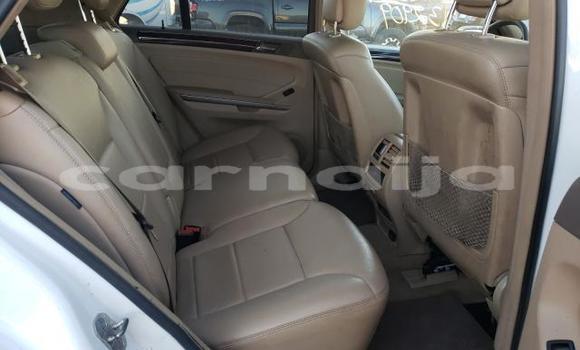 Acheter Occasion Voiture Mercedes-Benz ML–Class Blanc à Lagos, État de Lagos Acheter Occasion Voiture Mercedes-Benz ML–Class Blanc à Lagos, État de Lagos