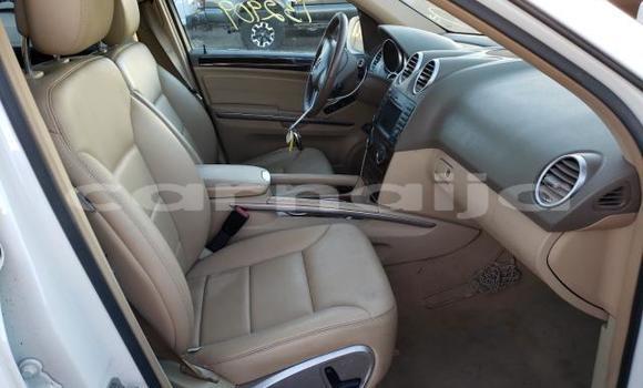 Acheter Occasion Voiture Mercedes-Benz ML–Class Blanc à Lagos, État de Lagos Acheter Occasion Voiture Mercedes-Benz ML–Class Blanc à Lagos, État de Lagos